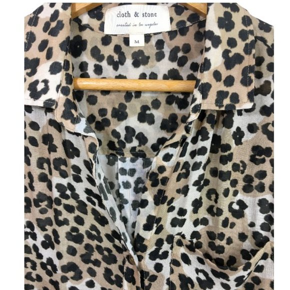 Cloth & Stone | Evereve  Leopard Shirt Tail Button Down, Size Medium - Picture 8 of 12